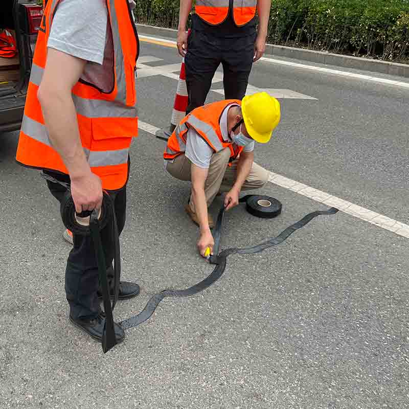 為什么公路貼縫帶要選擇無(wú)胎基布的？